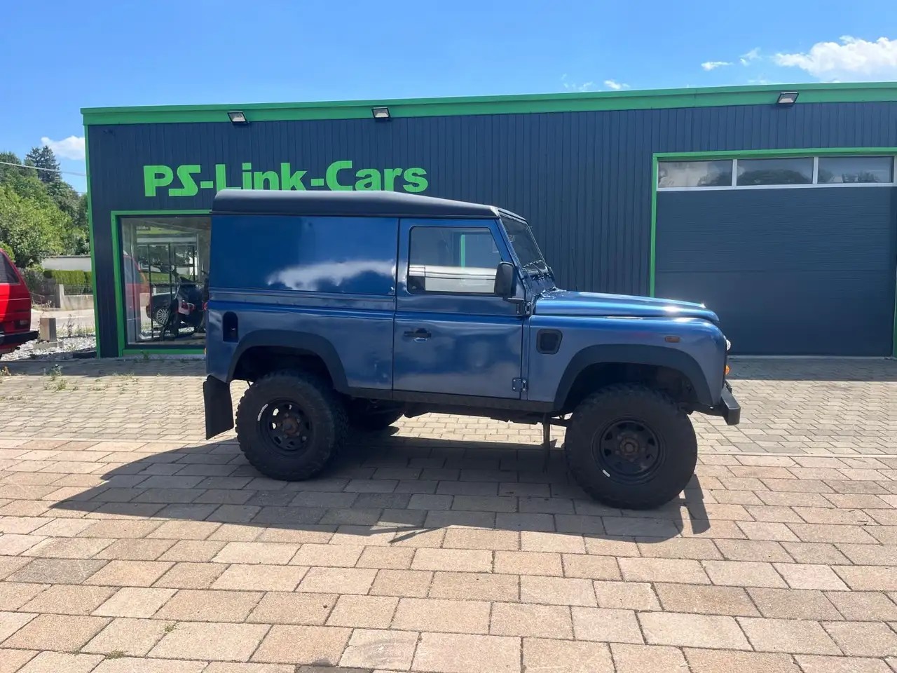 LAND ROVER DEFENDER 2.5 TD5 90 122 ch | 4X4 | BVM | VOLANT CUIR | ATTELAGE FIXE - 141.000 KMS