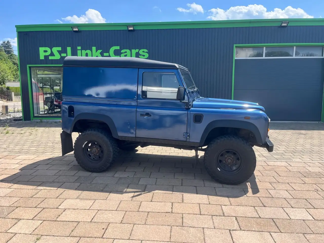 LAND ROVER DEFENDER 2.5 TD5 90 122 ch | 4X4 | BVM | VOLANT CUIR | ATTELAGE FIXE - 141.000 KMS