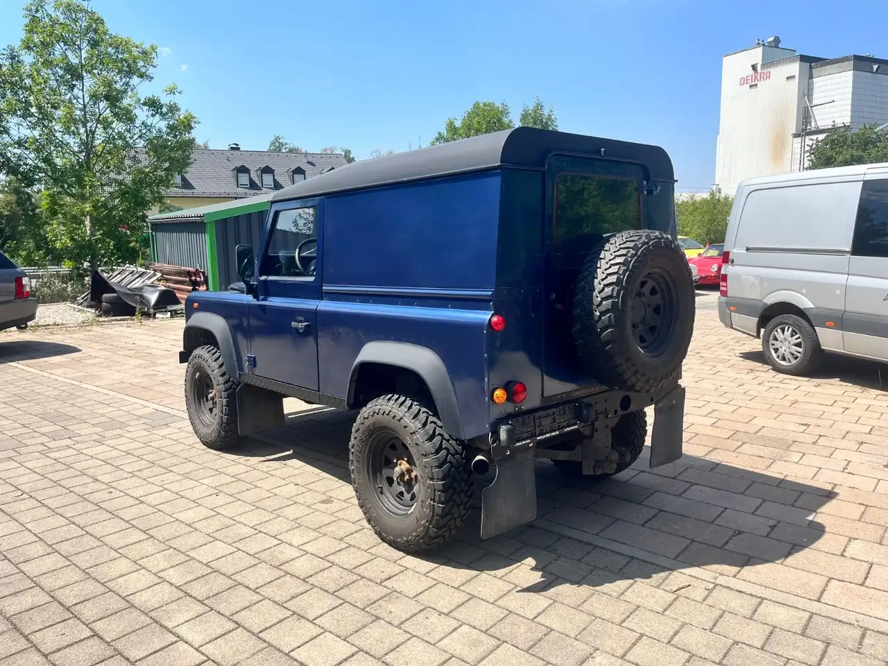 LAND ROVER DEFENDER 2.5 TD5 90 122 ch | 4X4 | BVM | VOLANT CUIR | ATTELAGE FIXE - 141.000 KMS