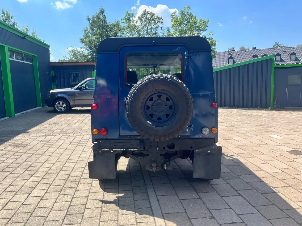 LAND ROVER DEFENDER 2.5 TD5 90 122 ch | 4X4 | BVM | VOLANT CUIR | ATTELAGE FIXE - 141.000 KMS