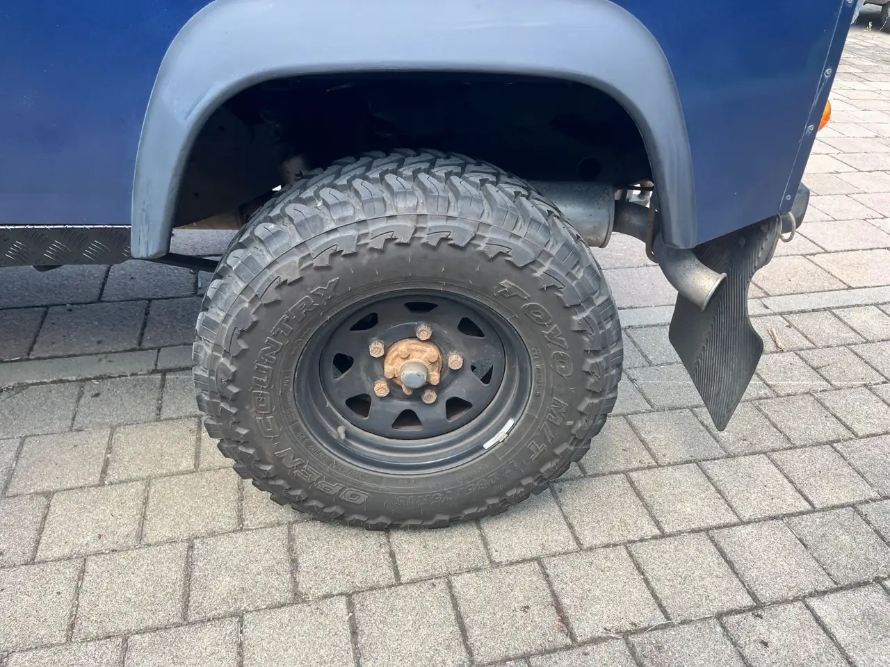 LAND ROVER DEFENDER 2.5 TD5 90 122 ch | 4X4 | BVM | VOLANT CUIR | ATTELAGE FIXE - 141.000 KMS