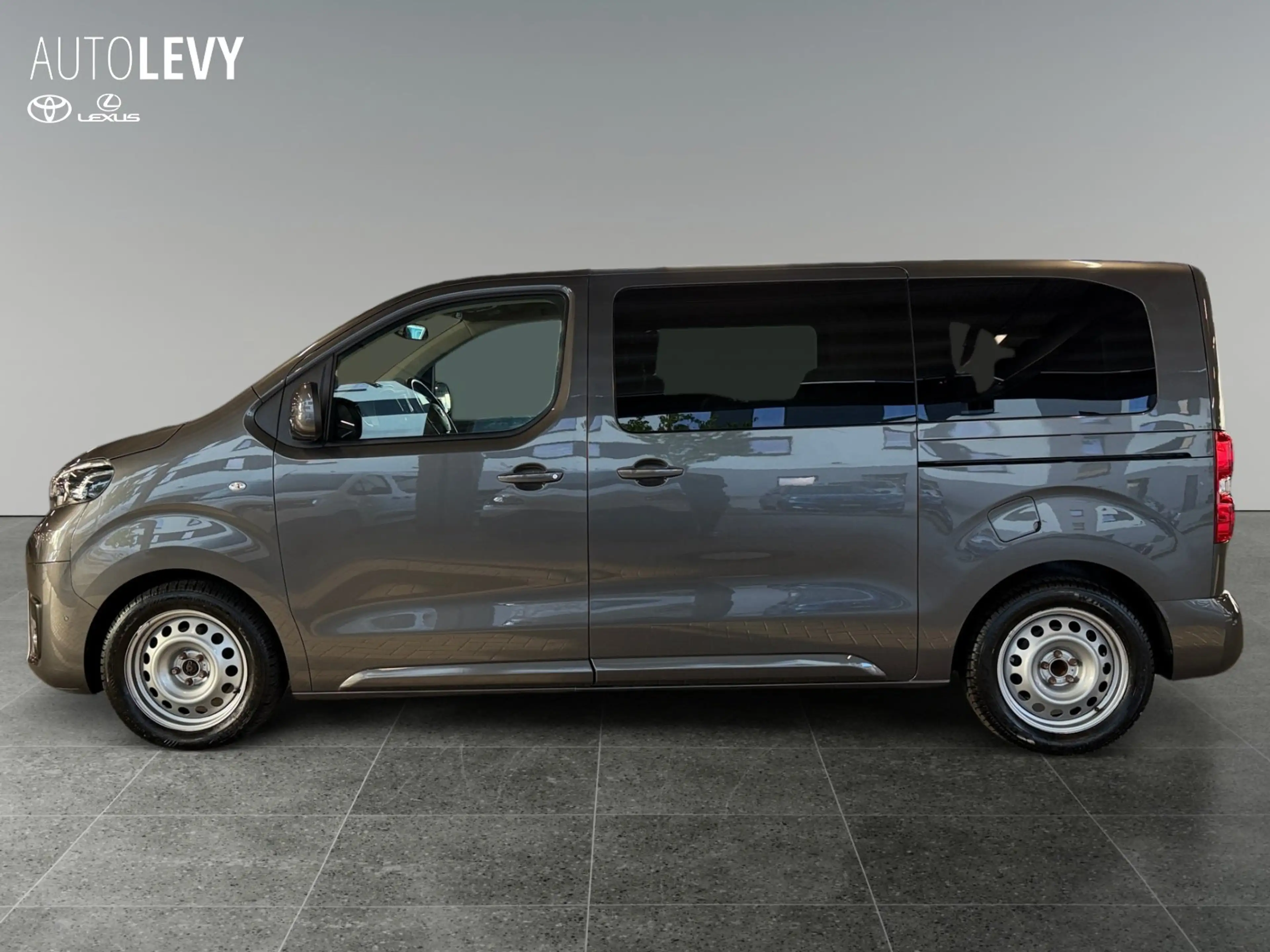 Toyota Proace Verso 2.0 D L1 Executive +HeadUp+Pano+AHK+ — photo 3