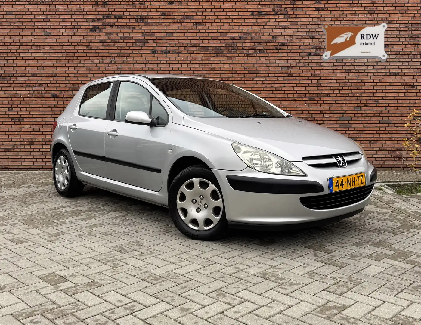 Peugeot 307 1.6-16V XT, NEW APK, Airco, Elektr. ramen Grijs - 1