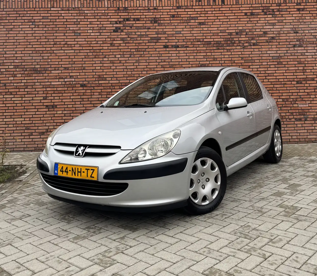 Peugeot 307 1.6-16V XT, NEW APK, Airco, Elektr. ramen Grijs - 2