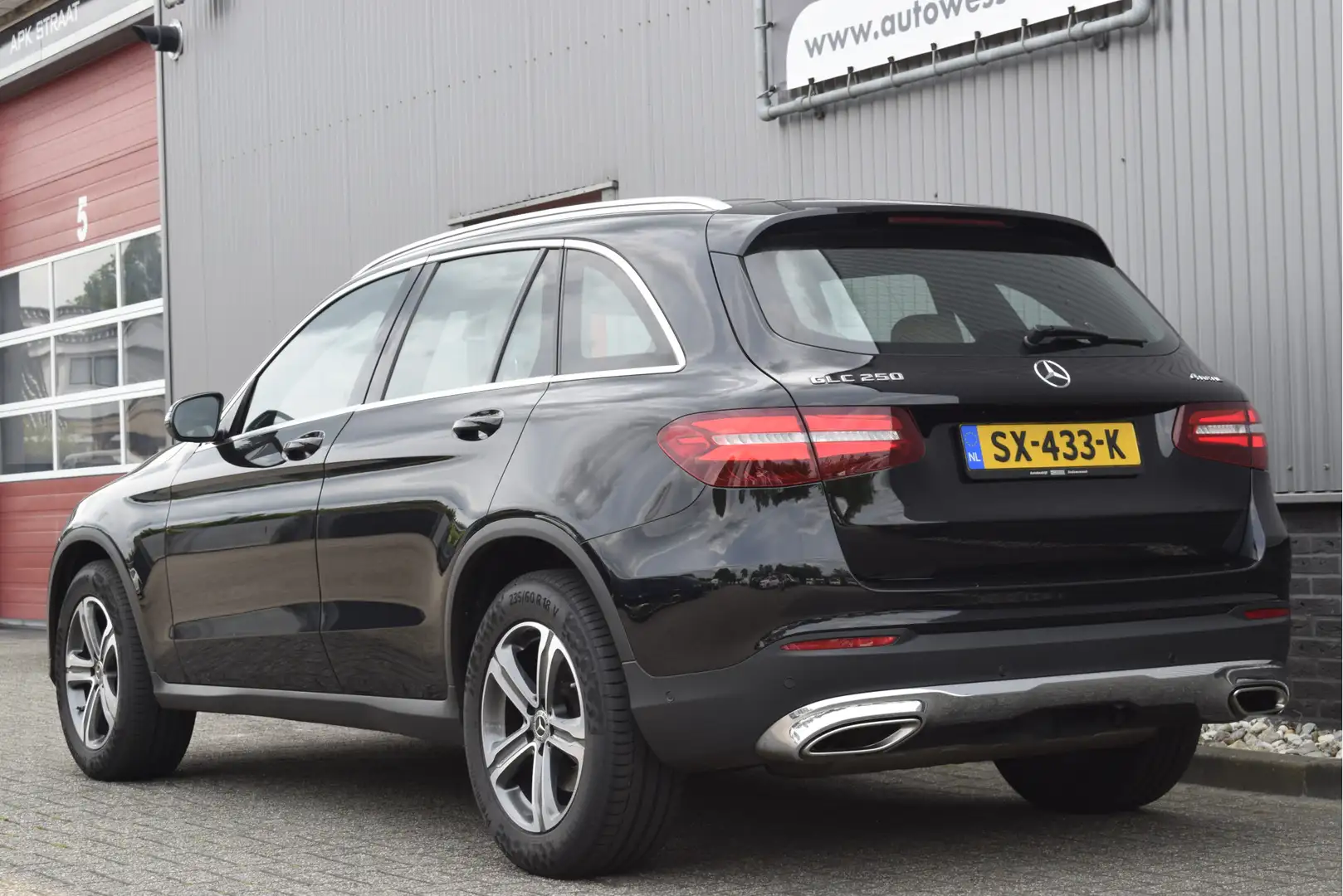 Mercedes-Benz GLC 250 4MATIC Business N.A.P, Elek. trekhaak/achterklep, Schwarz - 2