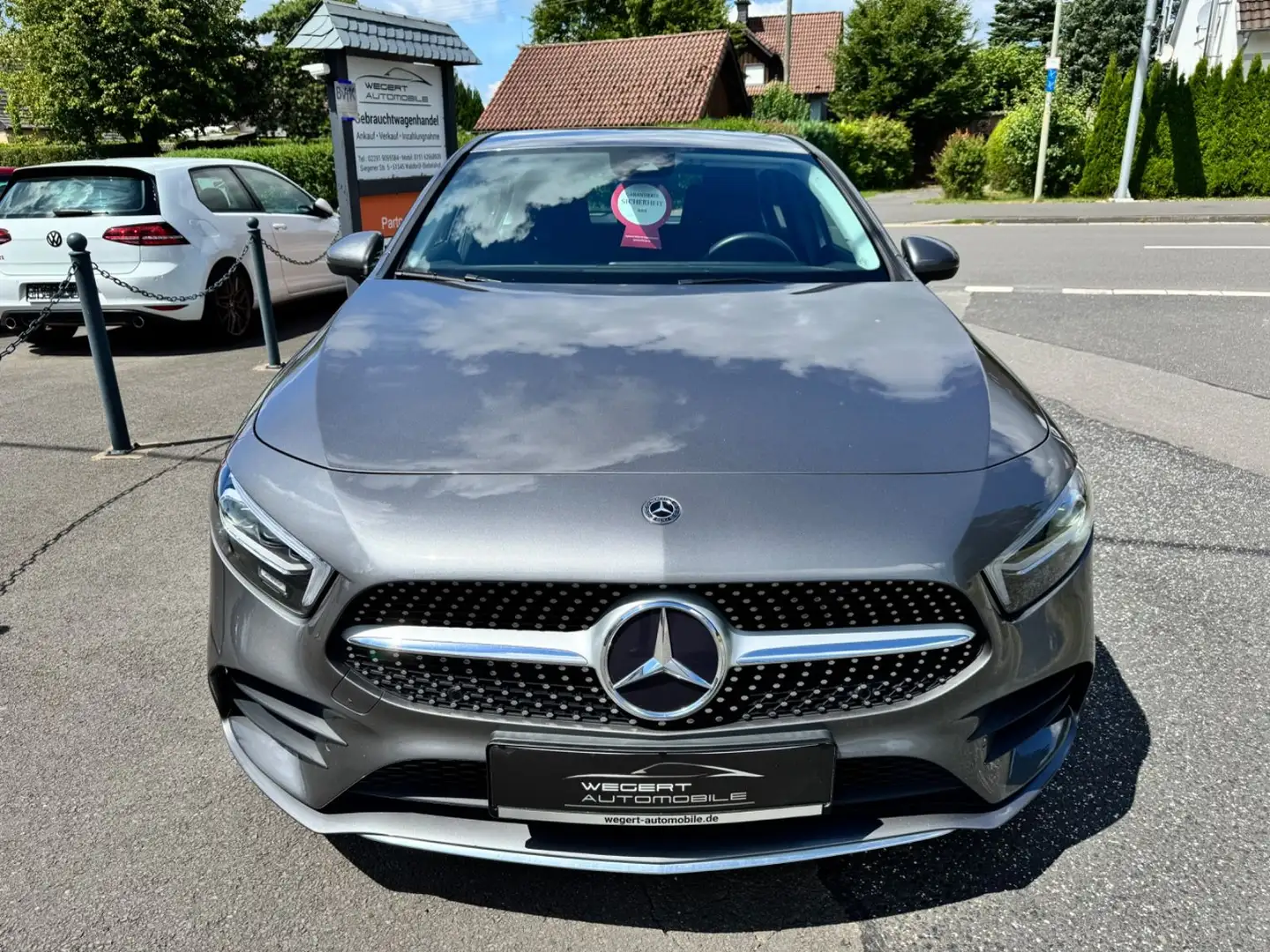 Mercedes-Benz A 220 4Matic* AMG LINE* MULTIBEAM* WIDESCREEN* Gris - 2