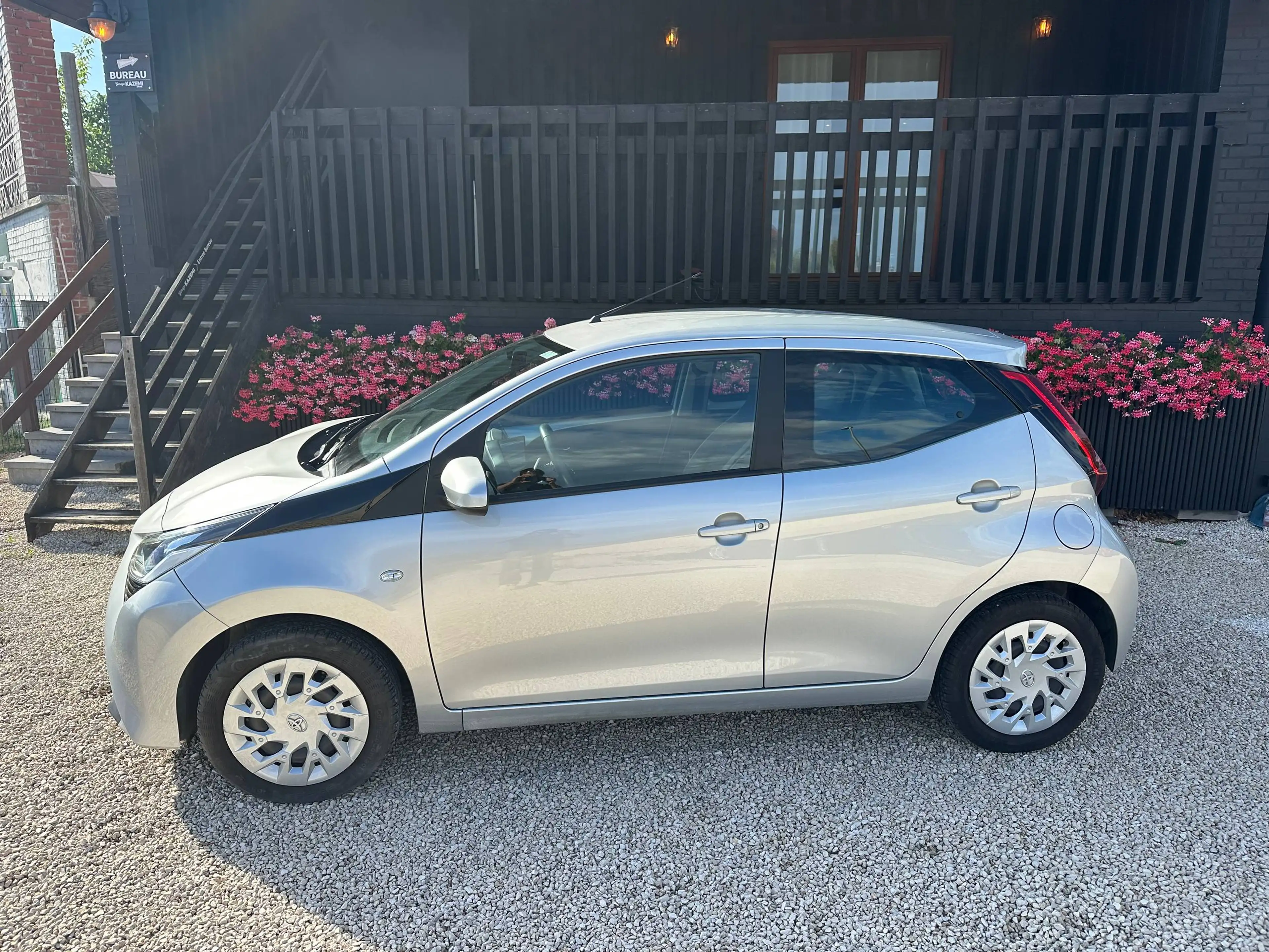 Toyota Aygo Aygo 1.0i * AUTOMATIQUE - 9.960 KM !!!! * — photo 4