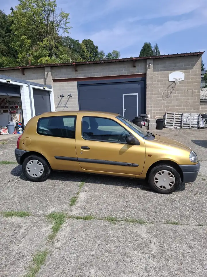 Renault Clio 1.2i, foto 3