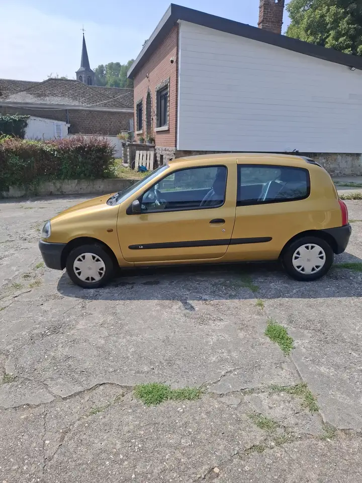 Renault Clio 1.2i, foto 1