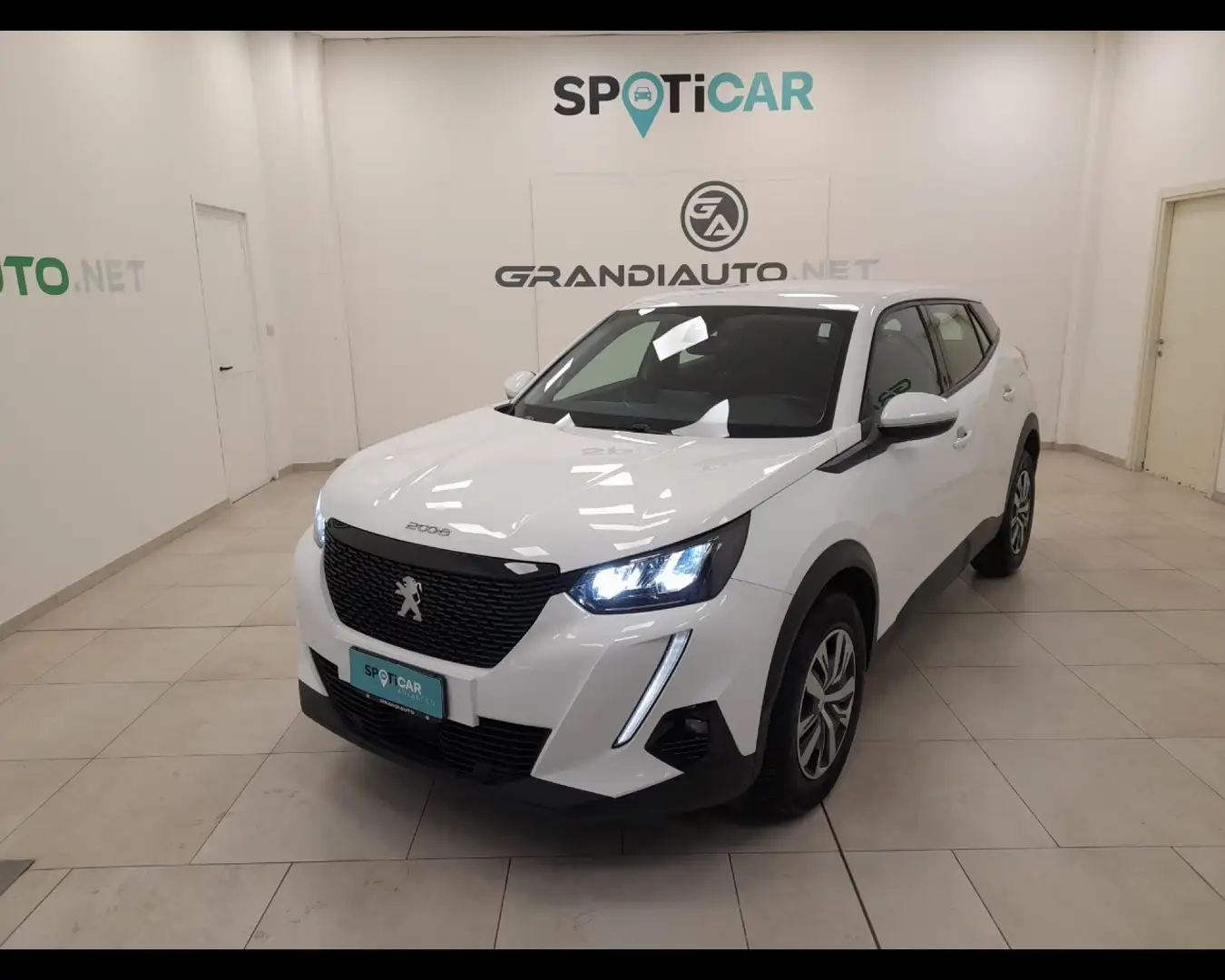 Peugeot 2008 II 2020 -  1.2 puretech Active s&s 100cv Weiß - 1