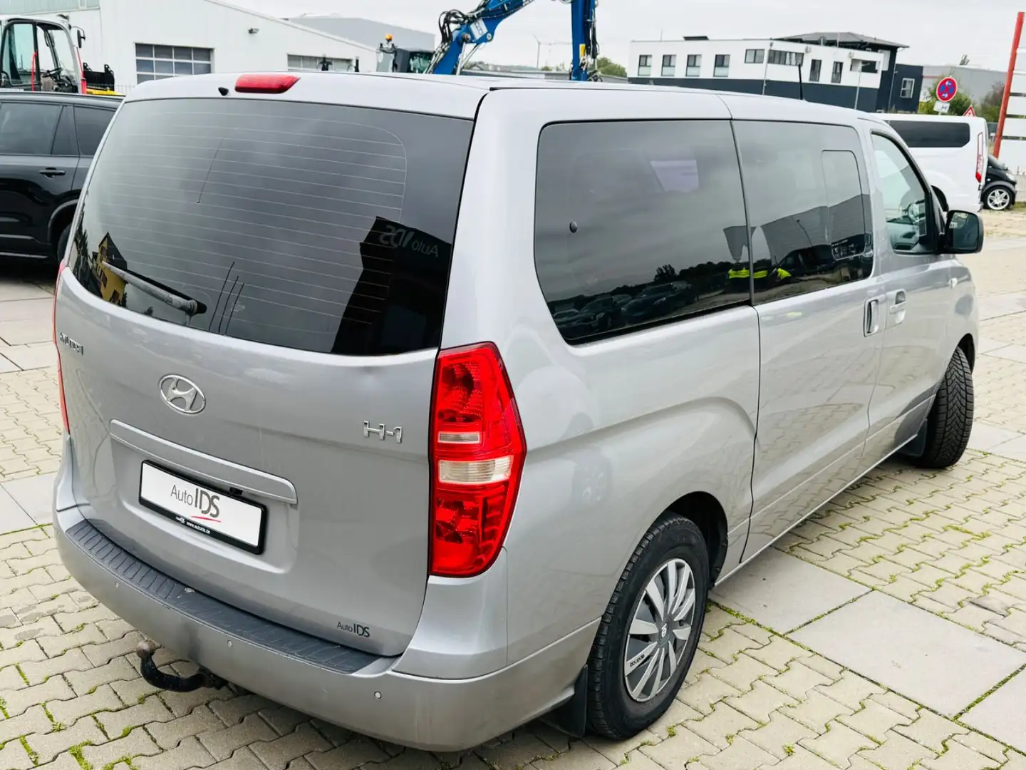 Hyundai H-1 Premium Automatik 8 Sitzer/Standheizug Grau - 2