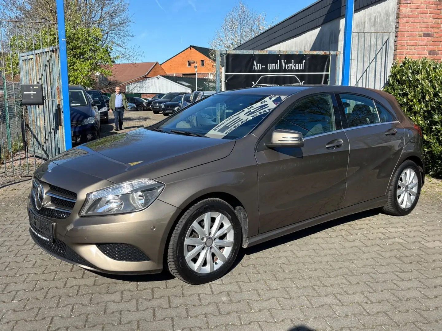 Mercedes-Benz A 180 CDI BlueEfficiency SHZ PDC TEMP GARANTIE Brun - 1