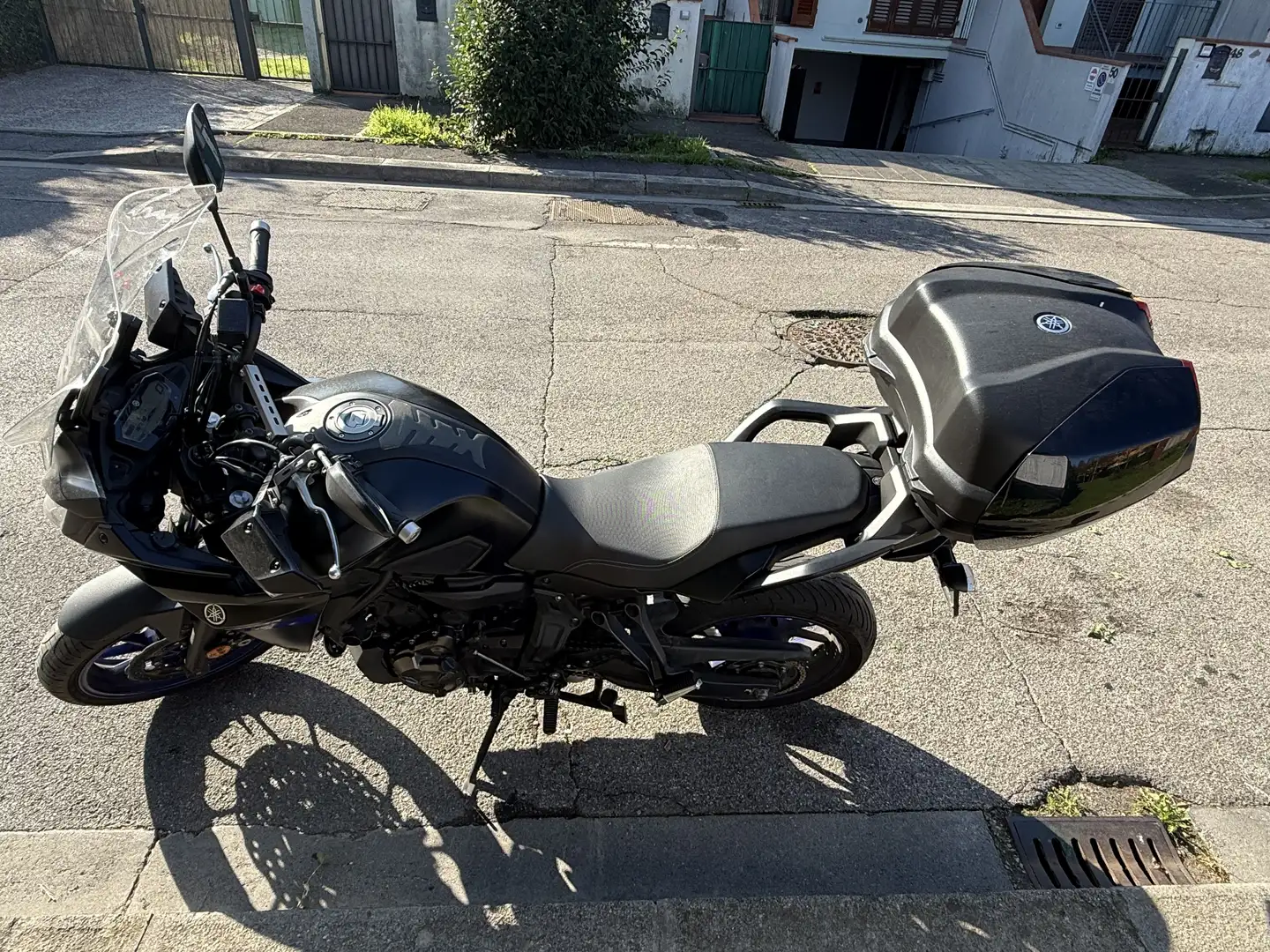Yamaha Tracer 700 con bauletto yamaha - 2