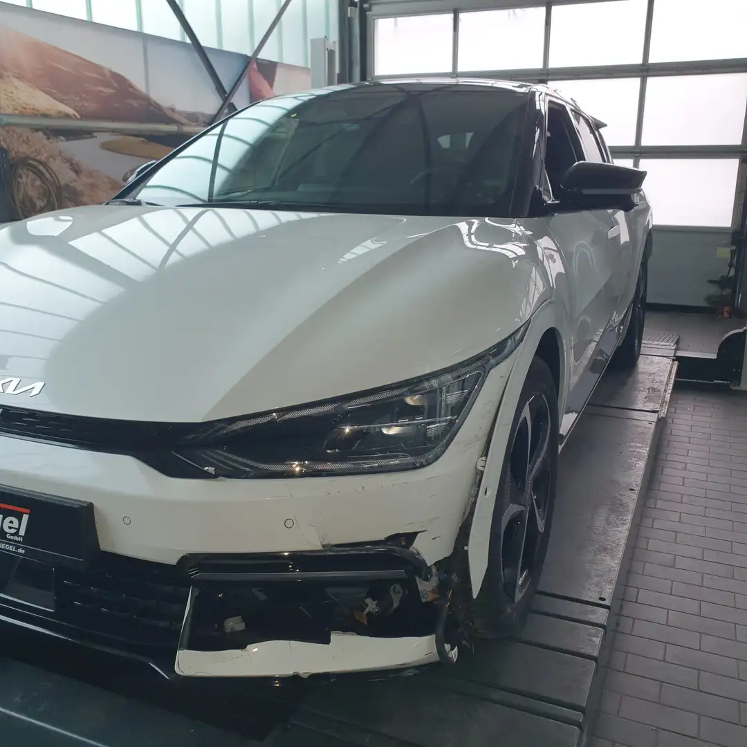 Kia EV6 GT Line 4WD Unfall beschädigt Weiß - 1