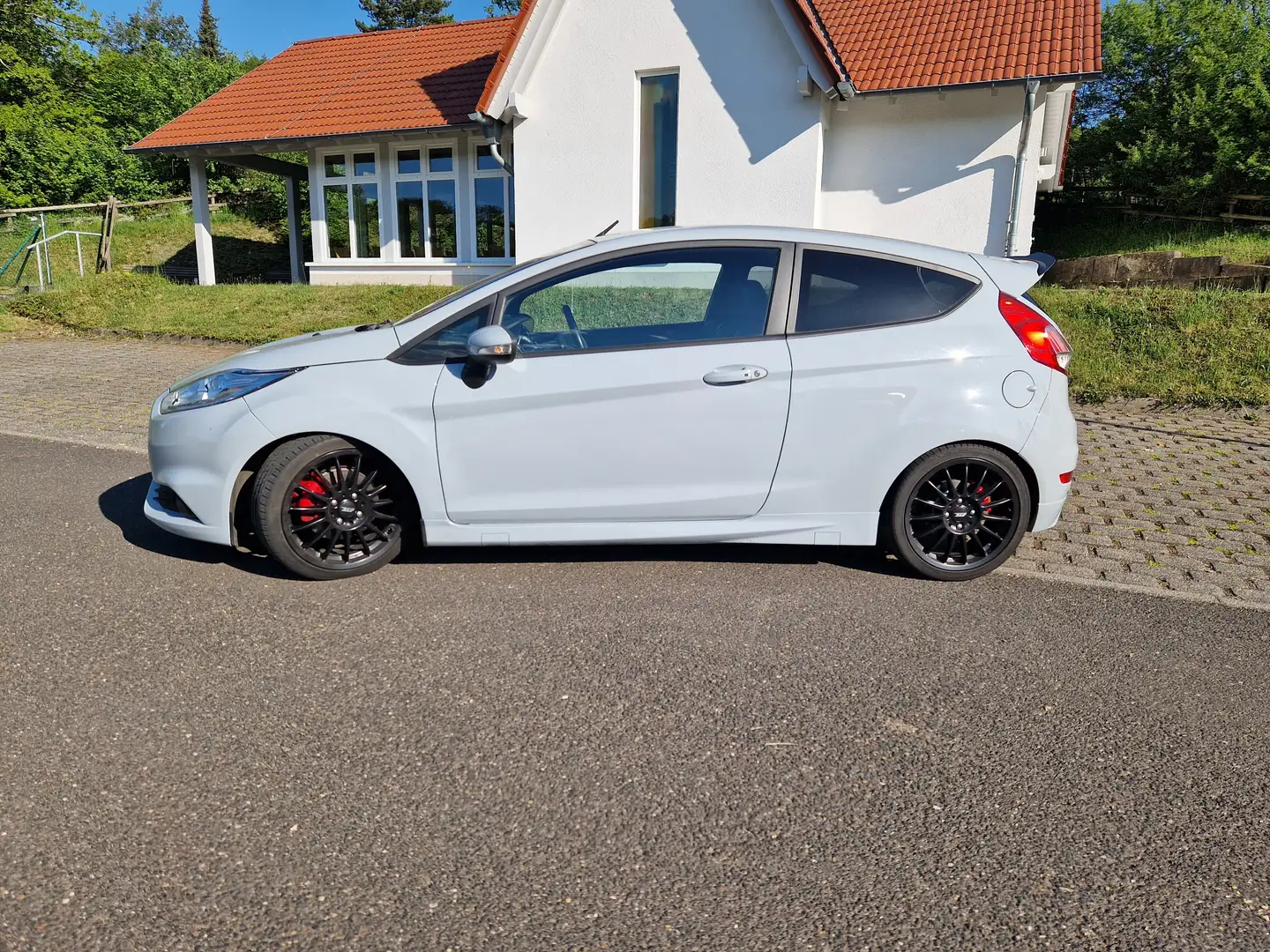 Ford Fiesta Fiesta  3-Türer 1.6 EcoBoost ST200 Grau - 2