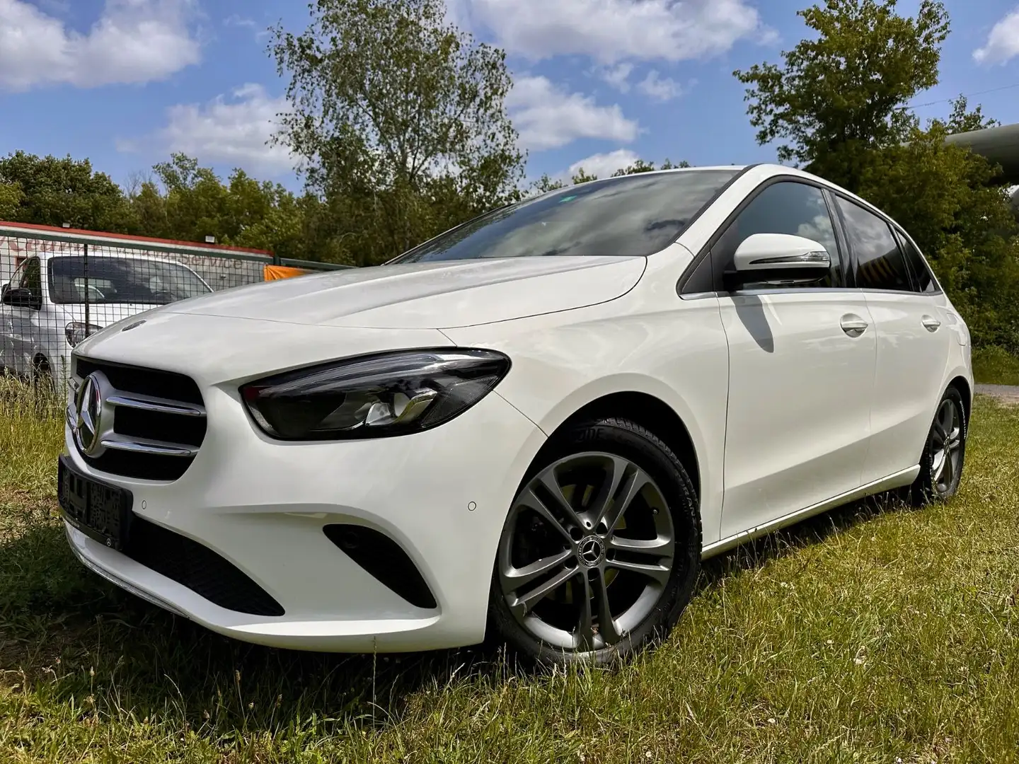 Mercedes-Benz B 180 +Navi+Kamera+Leder+Totw+Spur+Einpark Blanc - 1