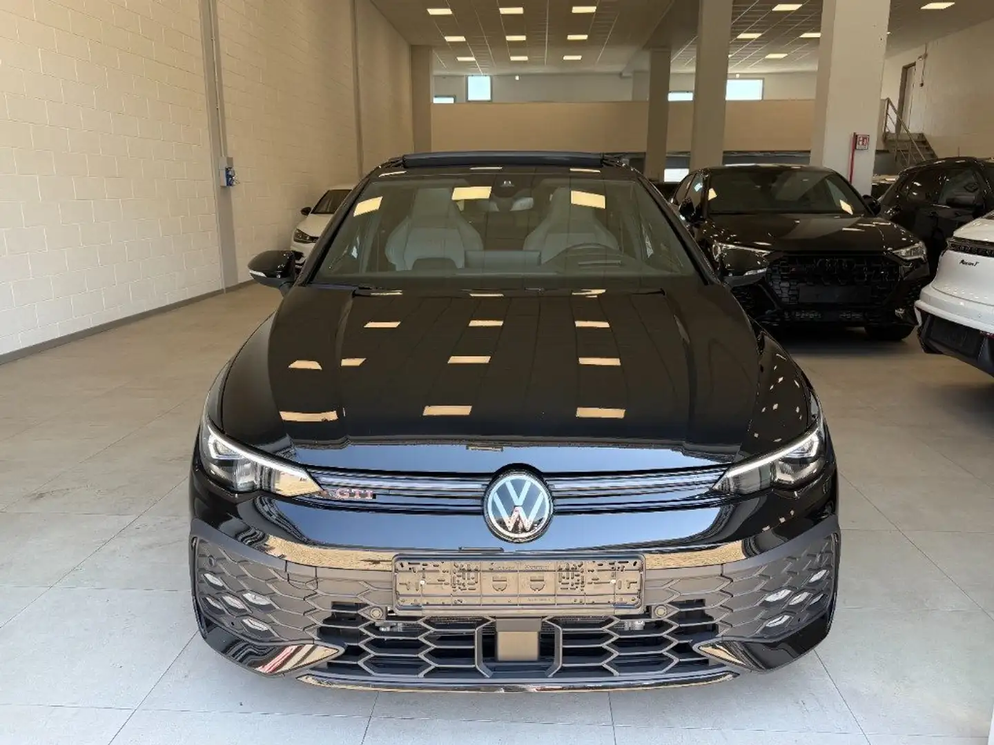 Volkswagen Golf GTI 2.0 TSI GTI DSG Zwart - 1