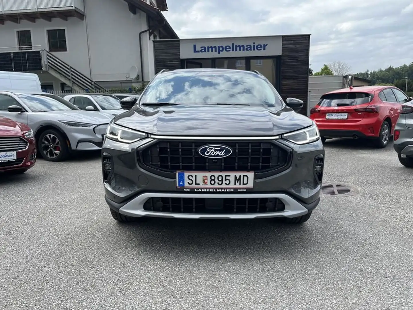 Ford Kuga Active X FHEV AWD Grau - 2