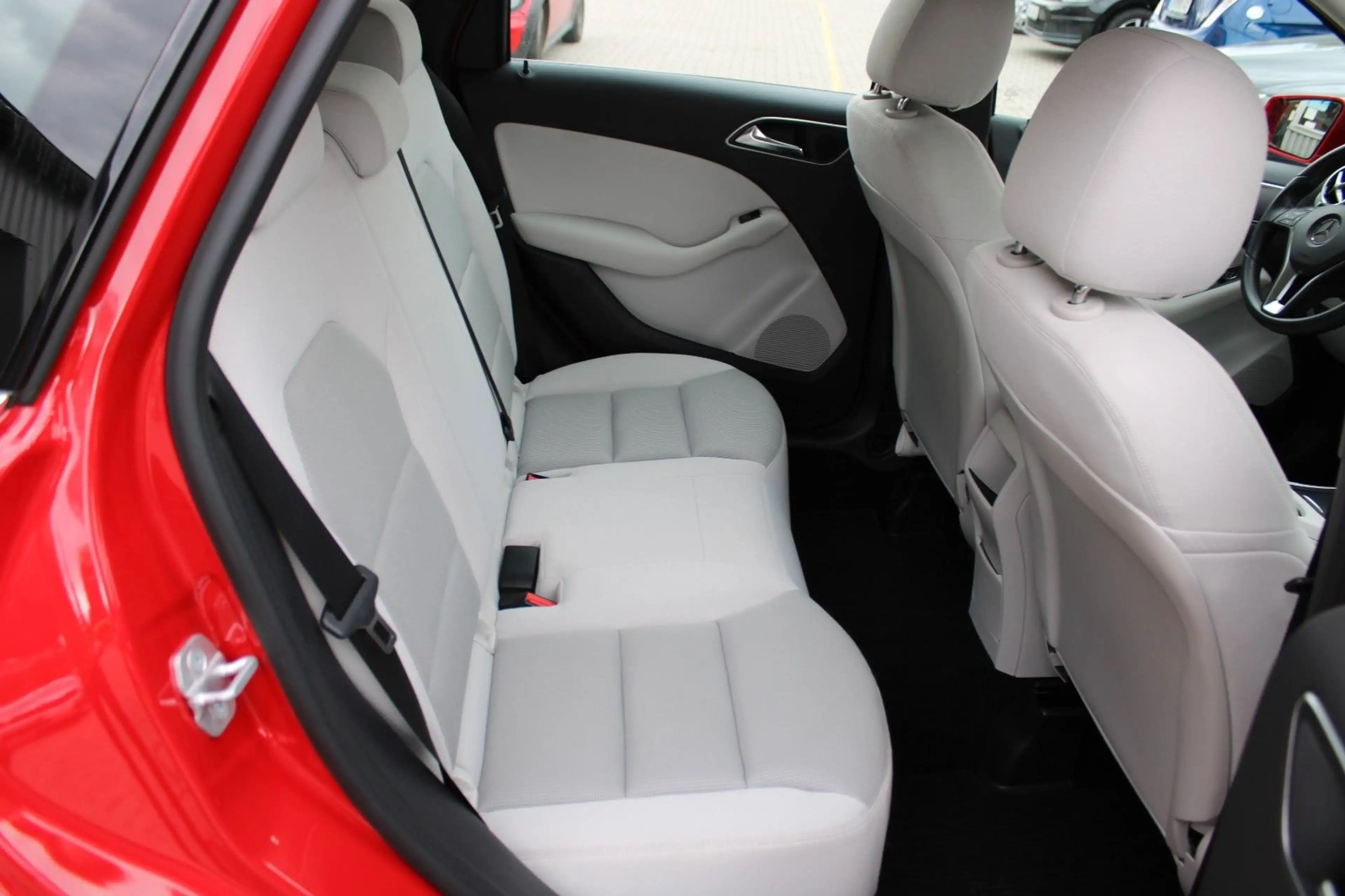 Mercedes-Benz B 220 Automatik — photo 8