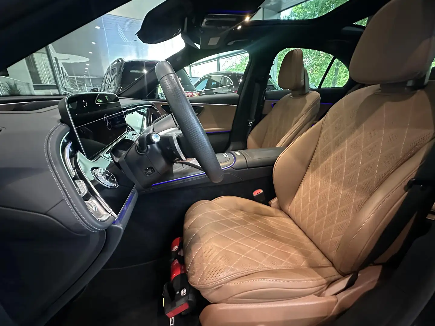Mercedes-Benz E 220 D Berline AMG Line | Panoramisch Dak | Distronic | Grijs - 2
