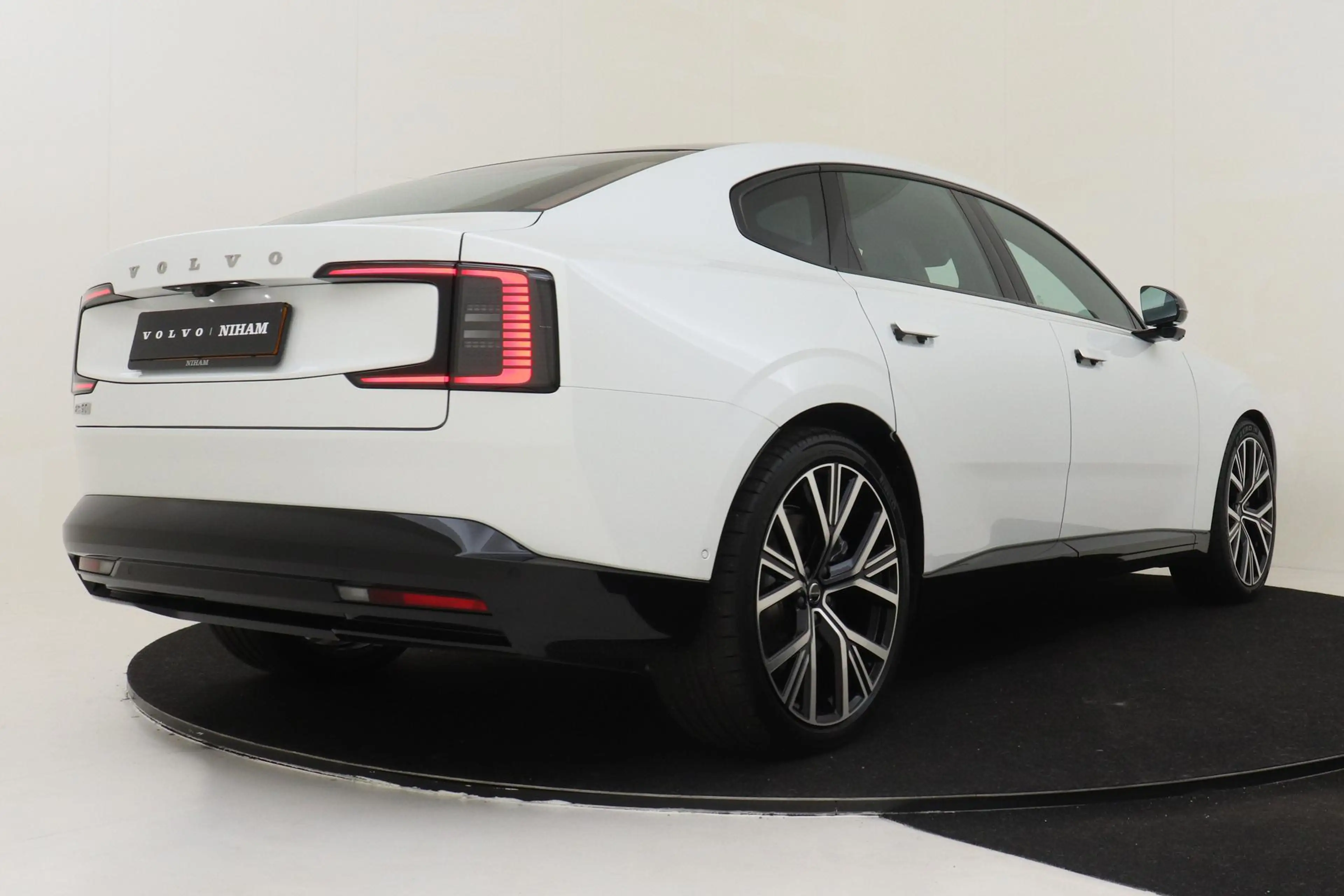Volvo ES90 SINGLE MOTOR EXTENDED RANGE ULTRA LAUNCH EDITION * — photo 3
