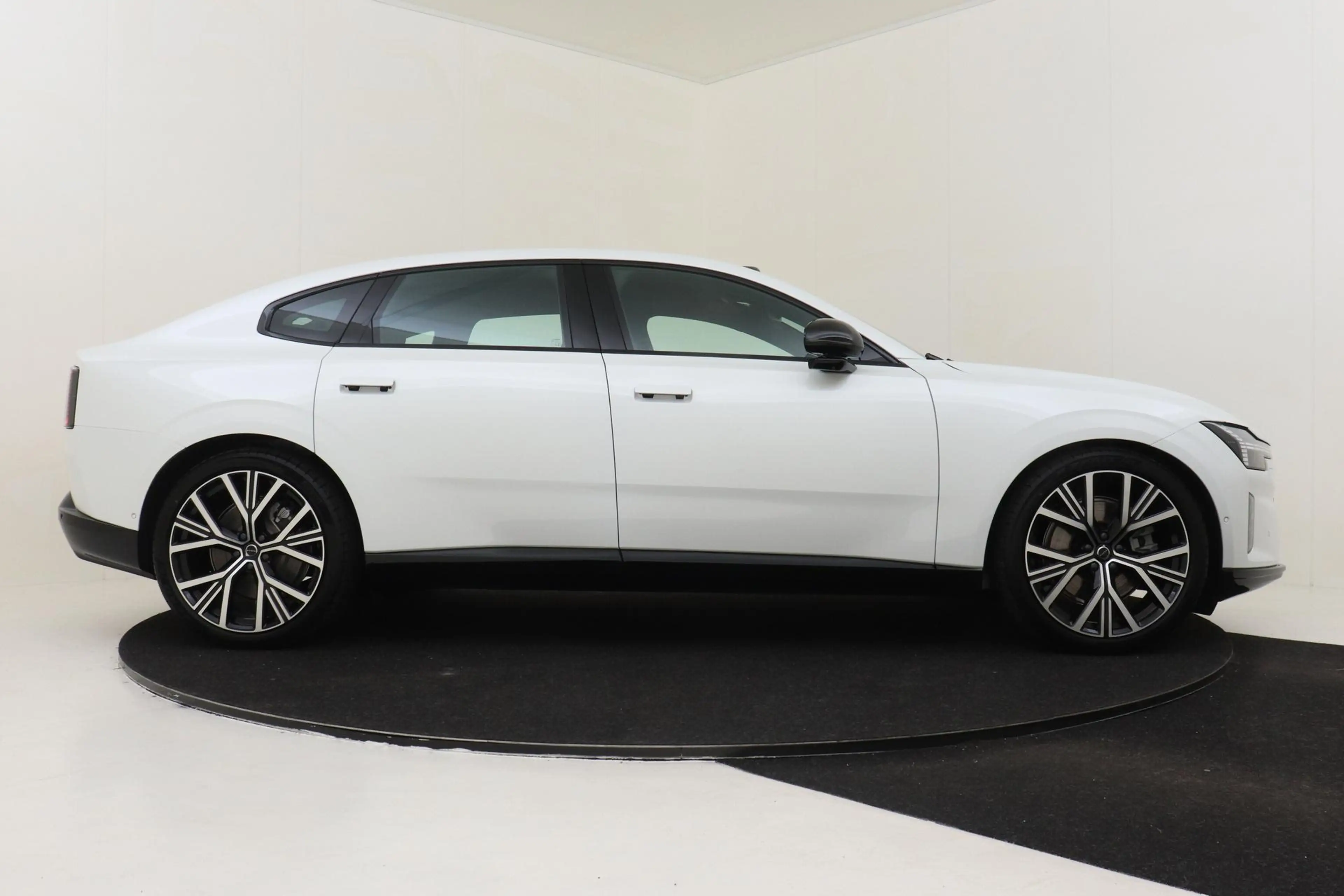 Volvo ES90 SINGLE MOTOR EXTENDED RANGE ULTRA LAUNCH EDITION * — photo 13