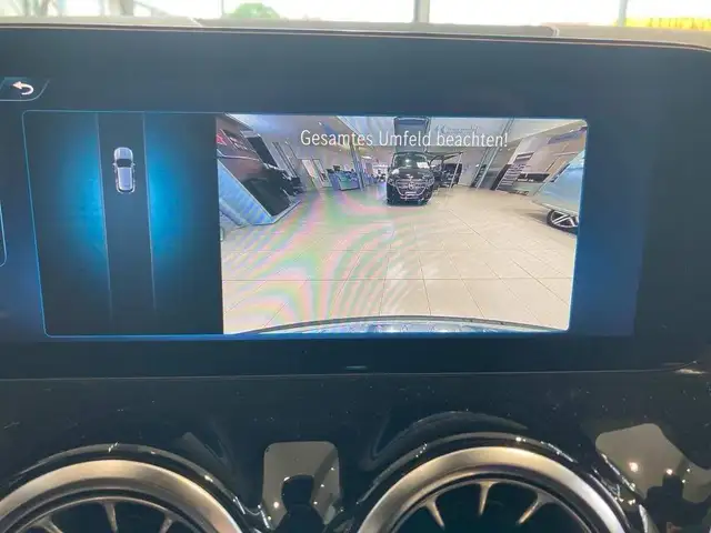 Mercedes-Benz Gla view 9