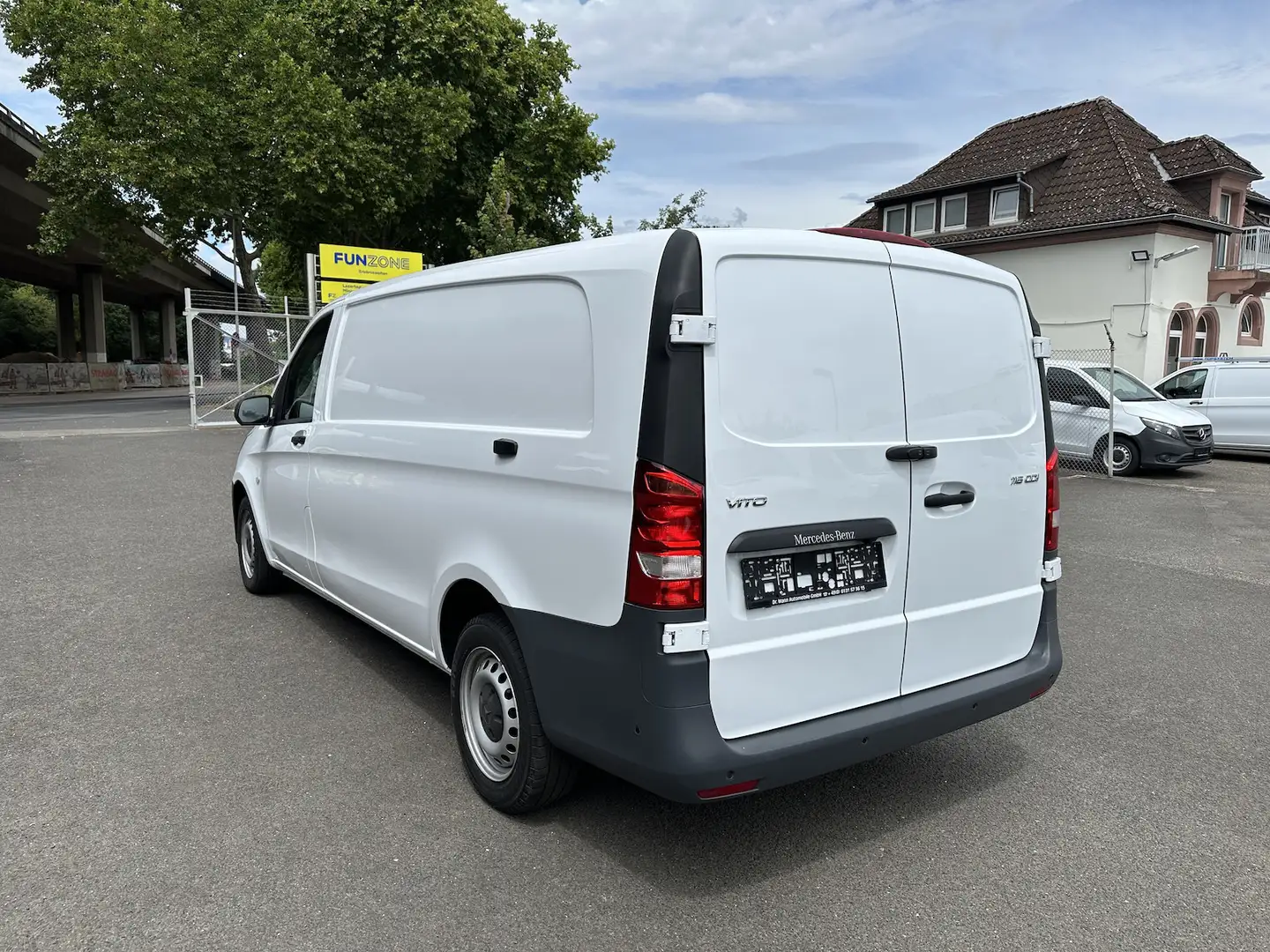 Mercedes-Benz Vito 116 CDI RWD extralang 9G-tronic Top Ausstt Weiß - 2