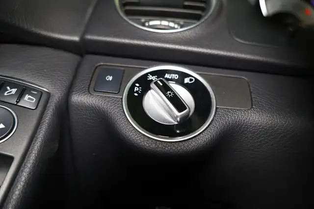 Mercedes-Benz C-Class view 14