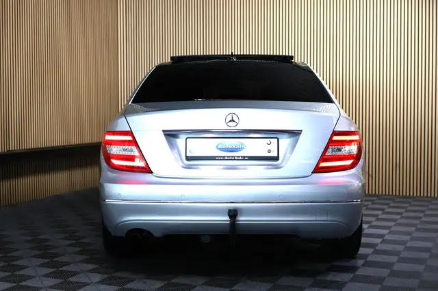 Mercedes-Benz C-Class view 8