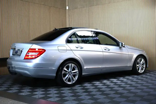 Mercedes-Benz C-Class view 6