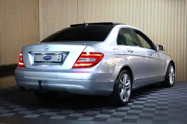Mercedes-Benz C-Class view 3