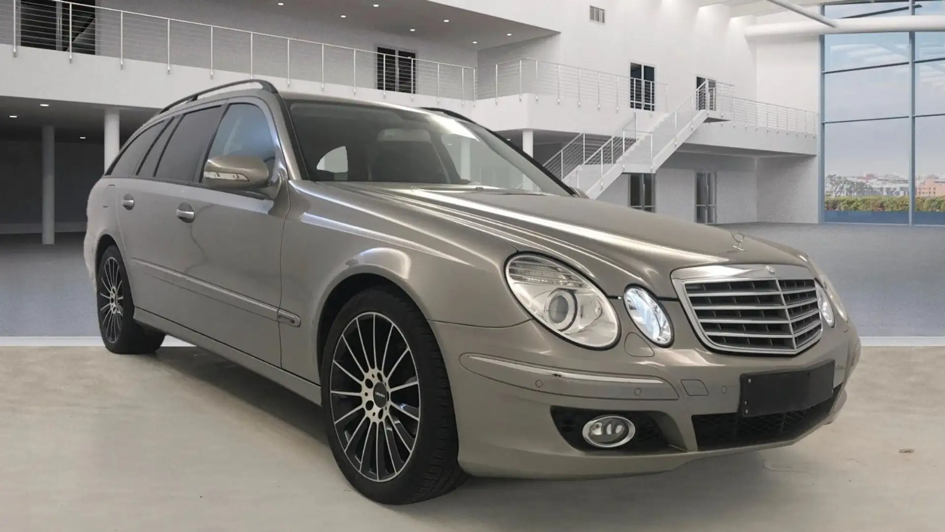 Mercedes-Benz E 280 W211 T MOPF 7-G Sportpaket Bi-Xenon AHK Zilver - 2