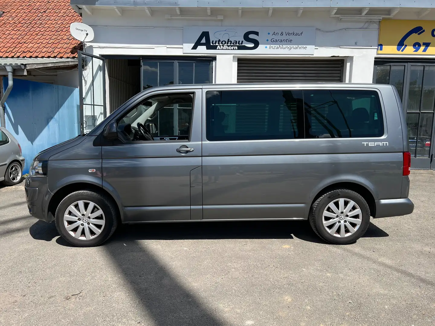 Volkswagen T5 Multivan 2.0 BiTDI *Automatik*Navi*7 Sitz*UVM... Gris - 2