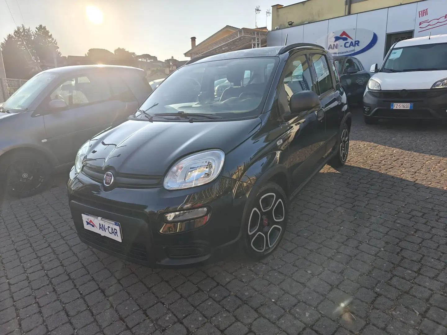 Fiat Panda 1.0 firefly hybrid City Life - 2022 Noir - 1