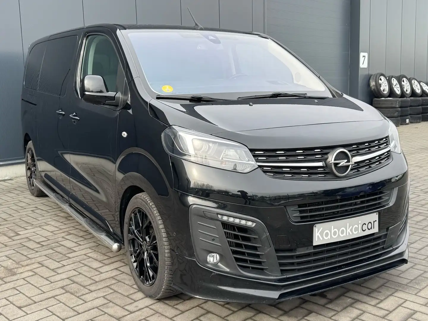 Opel Zafira Life 2.0 Turbo D BlueInj. Business Innovation // FULL Noir - 1