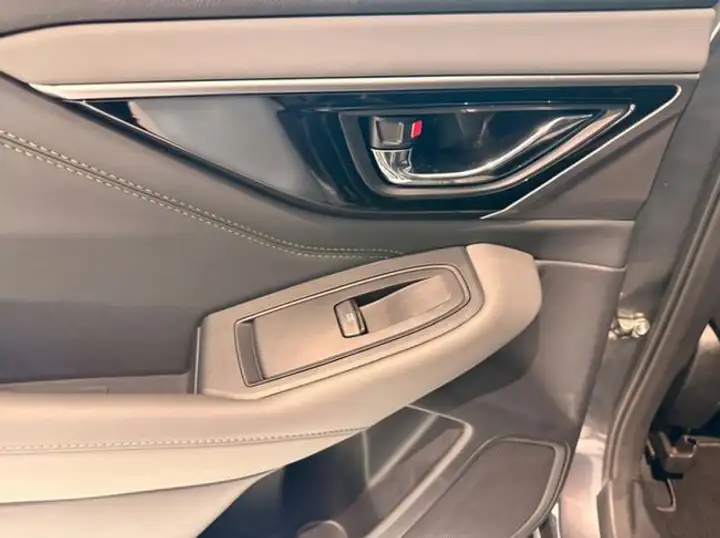 Subaru Legacy 2021, foto 17