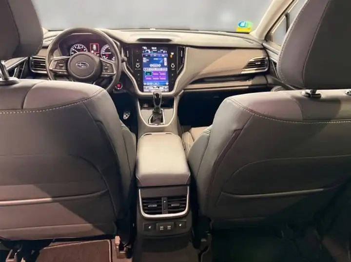 Subaru Legacy 2021, foto 13