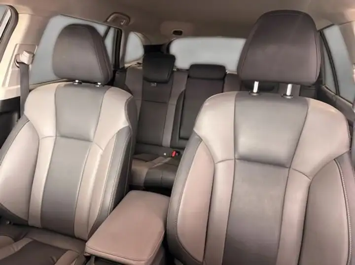 Subaru Legacy 2021, foto 12