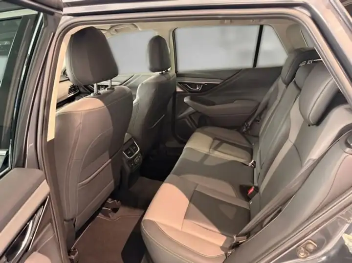 Subaru Legacy 2021, foto 11