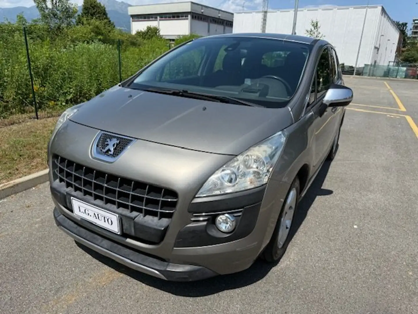 Peugeot 3008 1.6 hdi 16v Premium robot fap Grau - 2