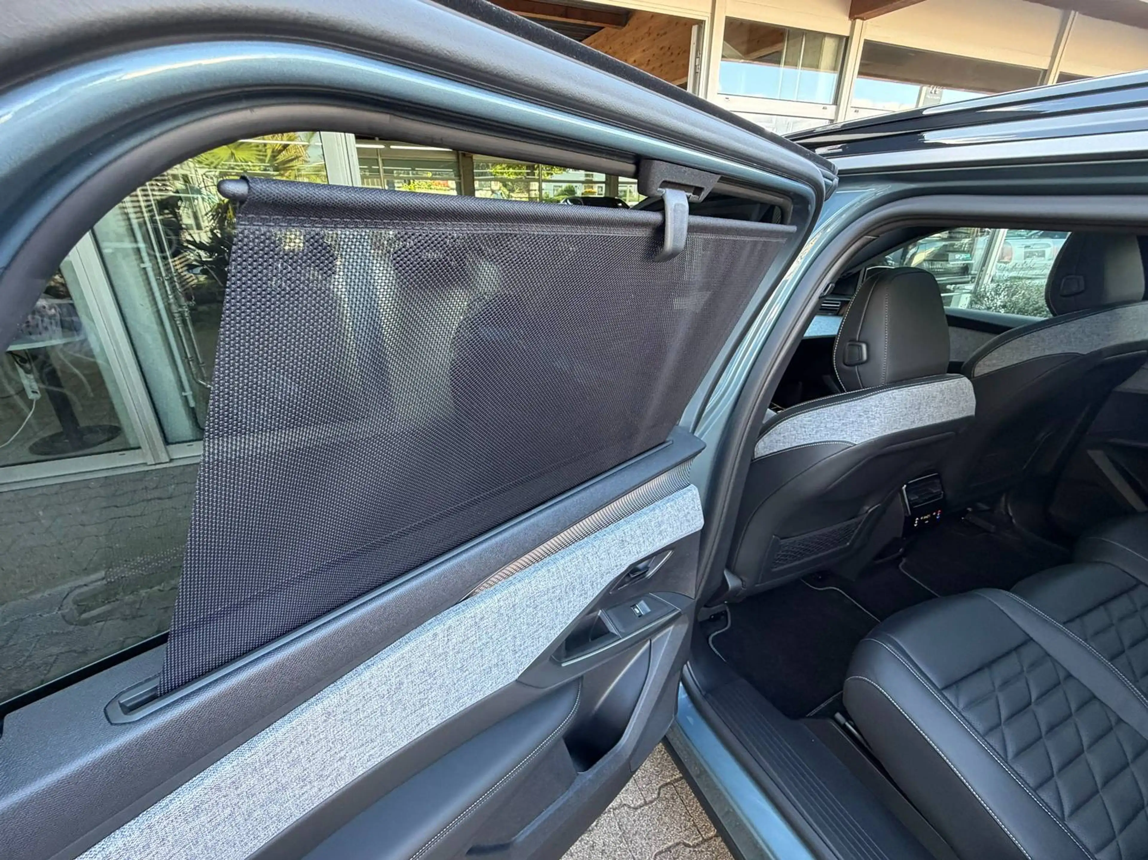 Peugeot 5008 GT Elektromotor 210,Leder,Panorama,360°,ACC — photo 15