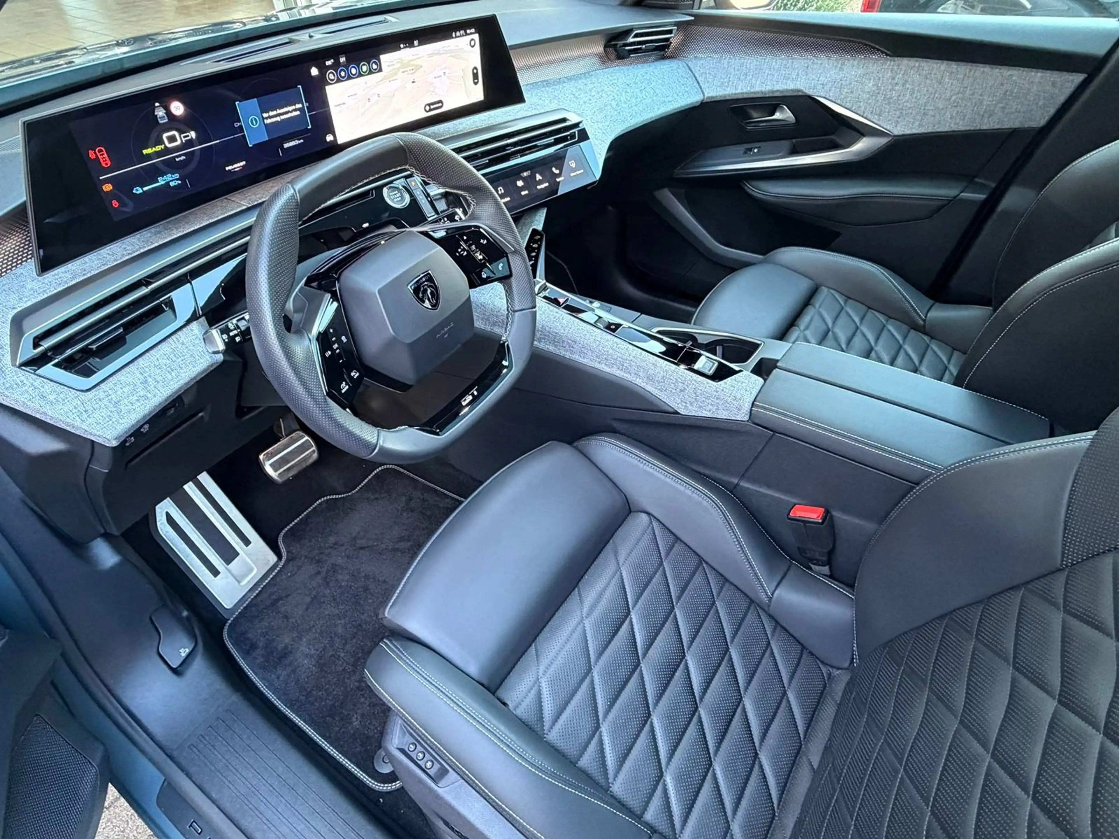 Peugeot 5008 GT Elektromotor 210,Leder,Panorama,360°,ACC — photo 9