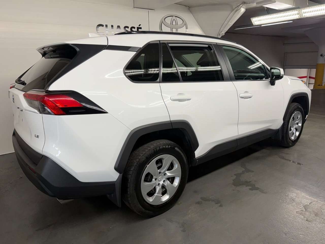 2021 Toyota RAV4 LE FWD *BANCS CHAUFFANTS+ANGLE MORT* 1 PROPRIÉTAIR — снимка 1