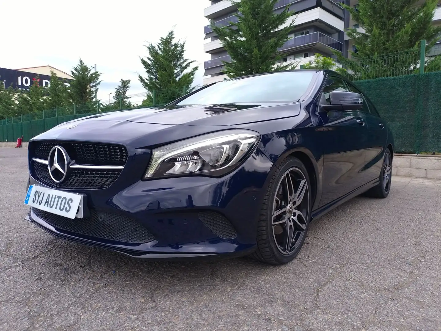 Mercedes-Benz CLA 200 Shooting Brake 7G-DCT Azul - 1