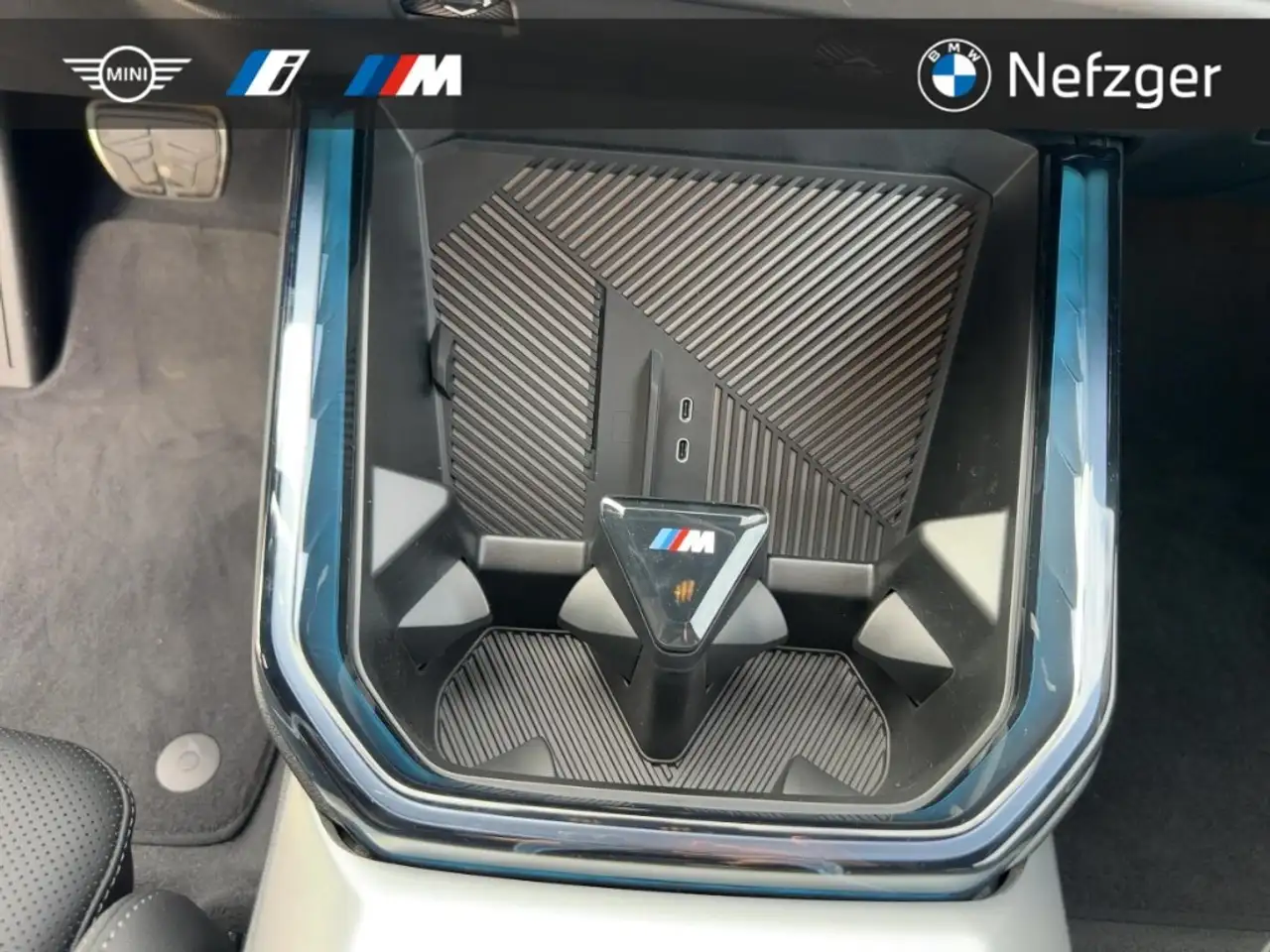 BMW X3 20 xDrive M Sport H&K LED AHK-klappbar 14