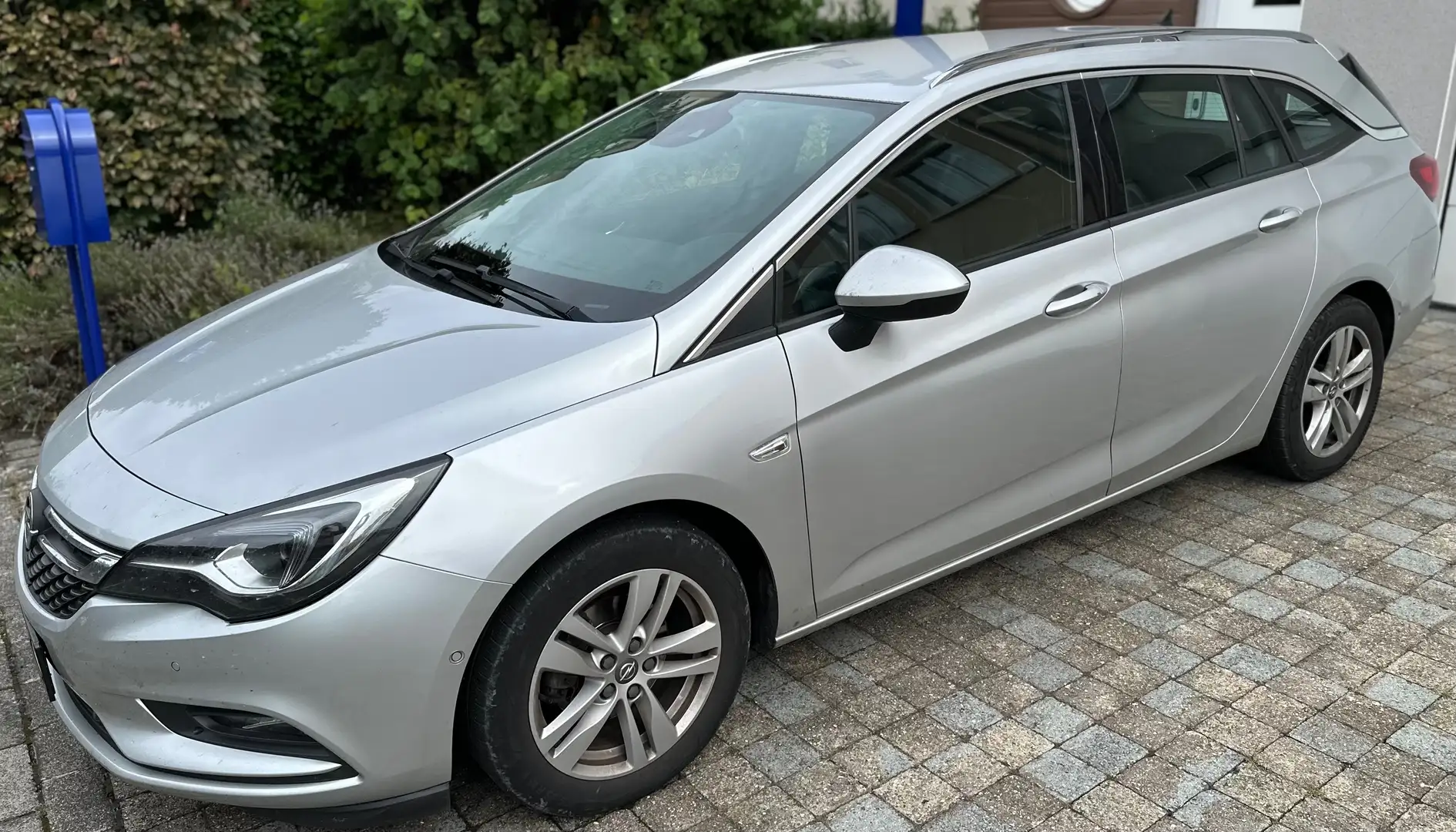 Opel Astra Astra 1.6 D Start/Stop Sports Tourer Business Argent - 1