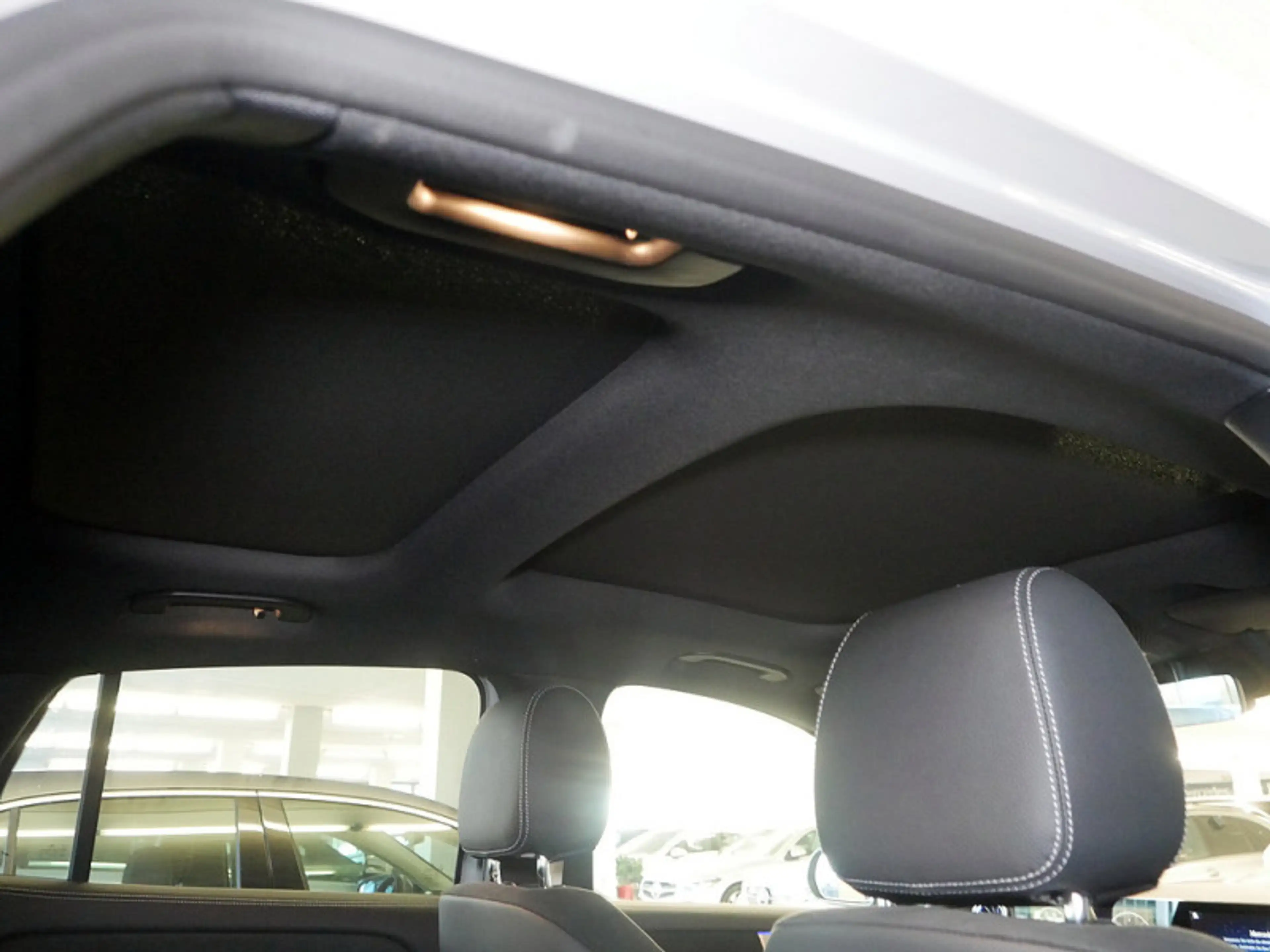 Mercedes-Benz GLA 200 d | AMG NIGHT AHK DISTR KAMERA PANO SPUR — photo 10
