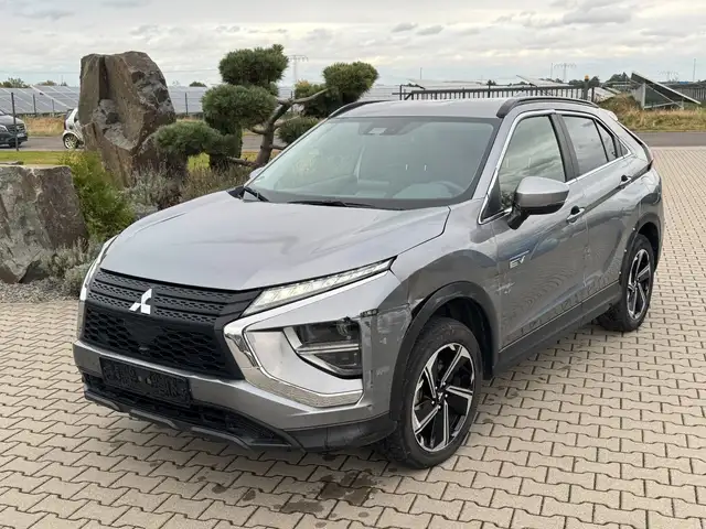 Mitsubishi Eclipse Cross Hybrid 4WD LED KAMERA PANORAMA