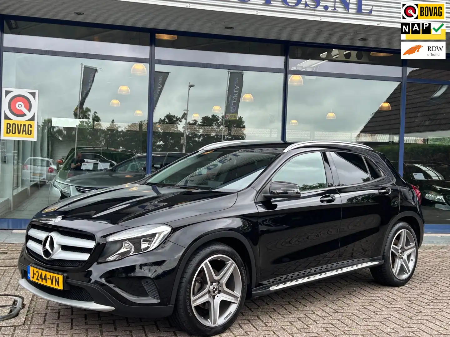 Mercedes-Benz GLA 200 Prestige AMG Pakket Leder/Alcantara Stoelverw. Dea Zwart - 1